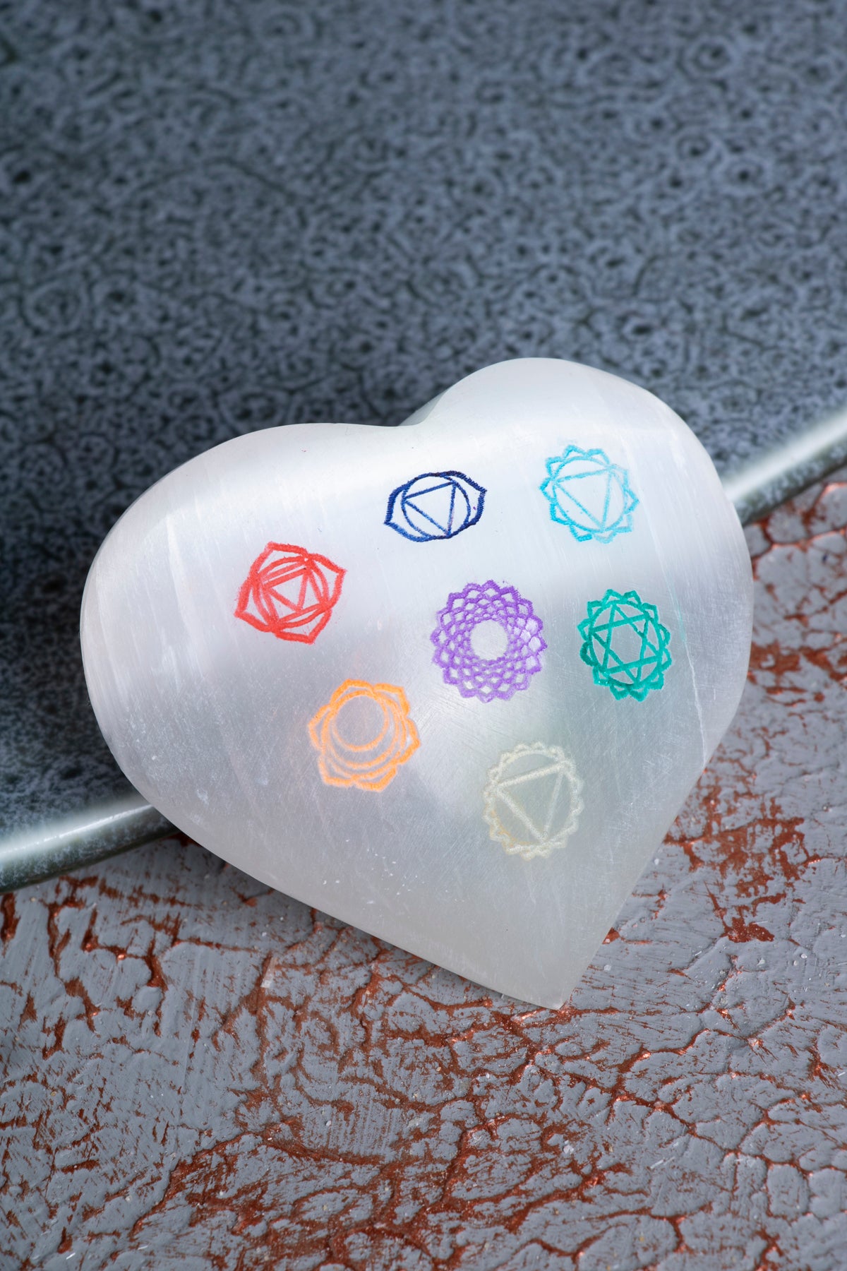 Çakra Sembollü Kalp Selenit Obje