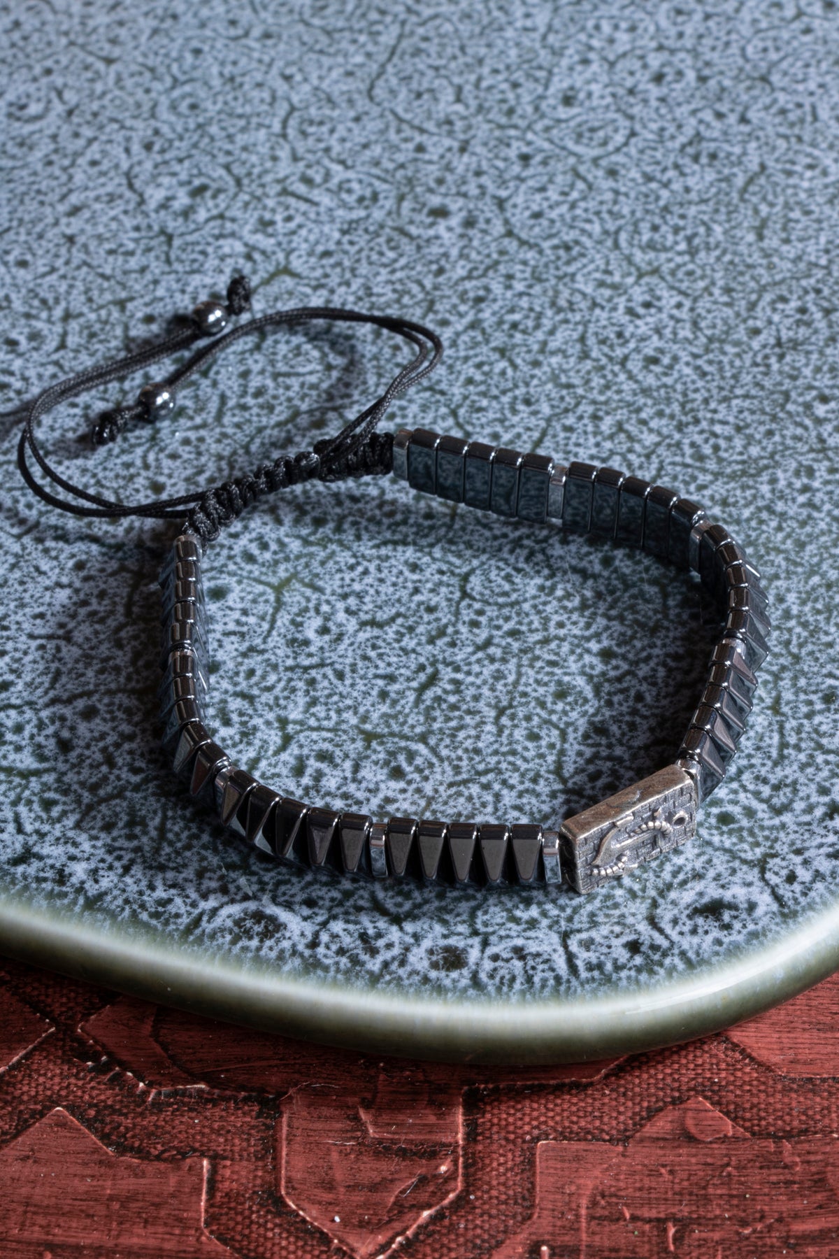 Çapa Gümüş Aparatlı Hematit Doğal Taş Makrome Bileklik