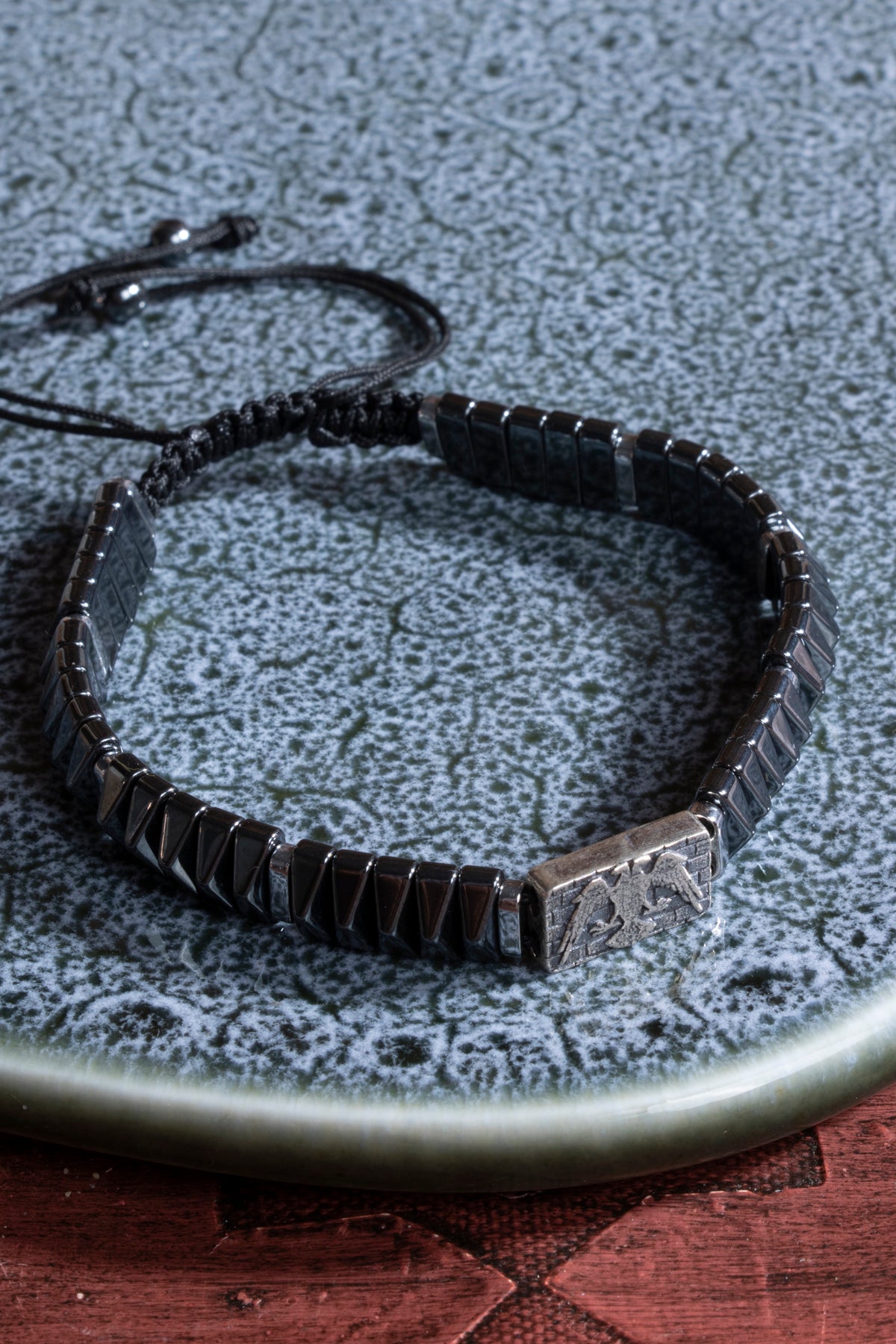 Çift Başlı Selçuklu Kartal Gümüş Aparatlı Hematit Doğal Taş Makrome Bileklik