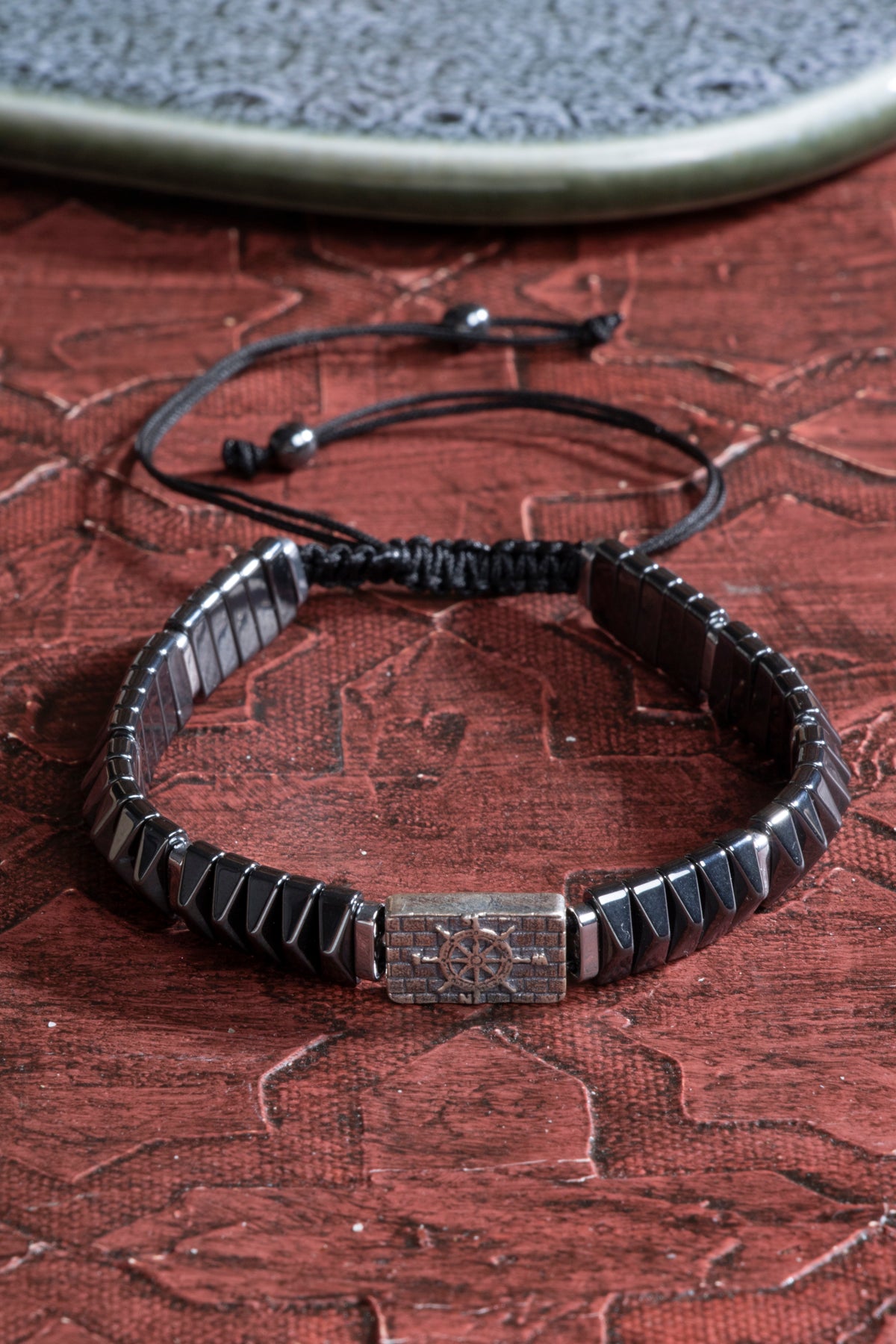 Dümen Gümüş Aparatlı Hematit Doğal Taş Makrome Bileklik