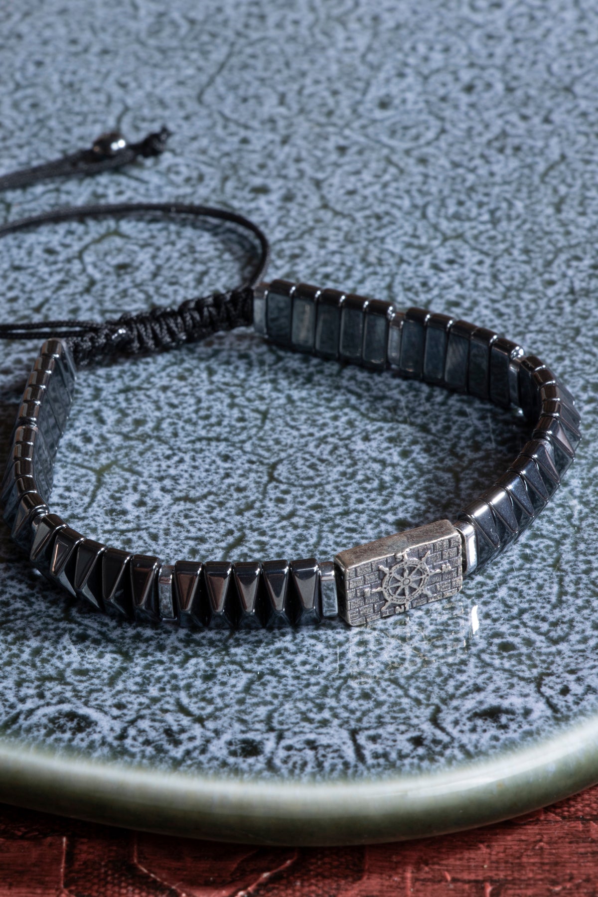 Dümen Gümüş Aparatlı Hematit Doğal Taş Makrome Bileklik