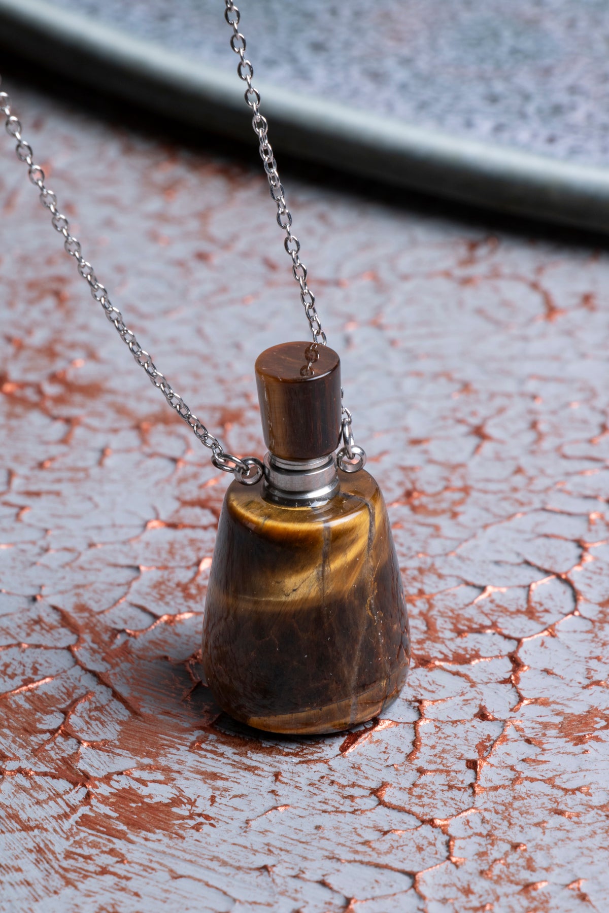 Kaplan Gözü Zincirli Esans Şişesi Kolye