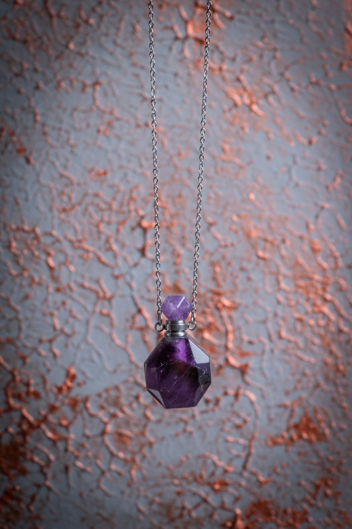 Mor Florit Taşı Zincirli Esans Şişesi Kolye