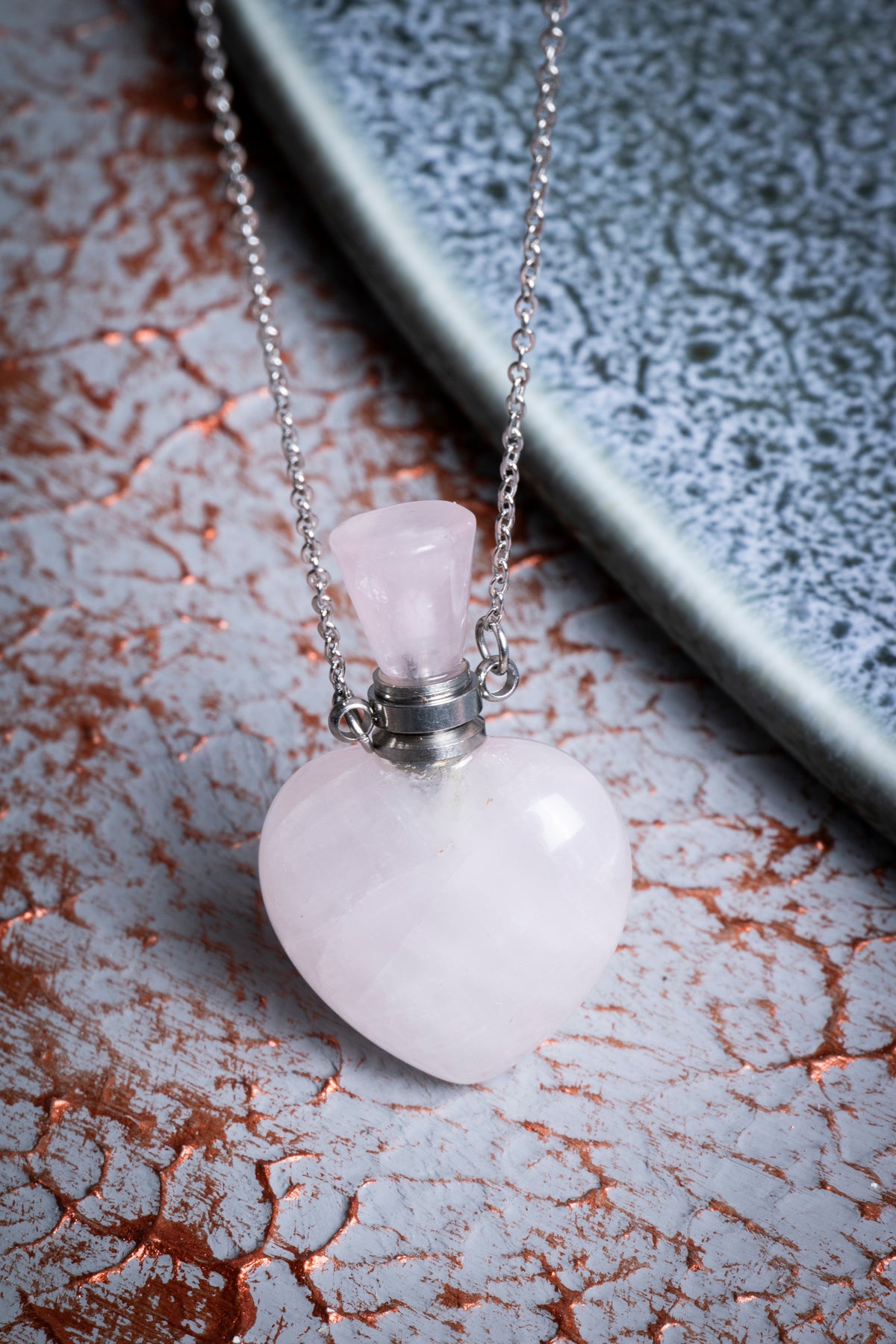 Pembe Kuvars Doğal Taş Kalp Esans Şişesi Kolye