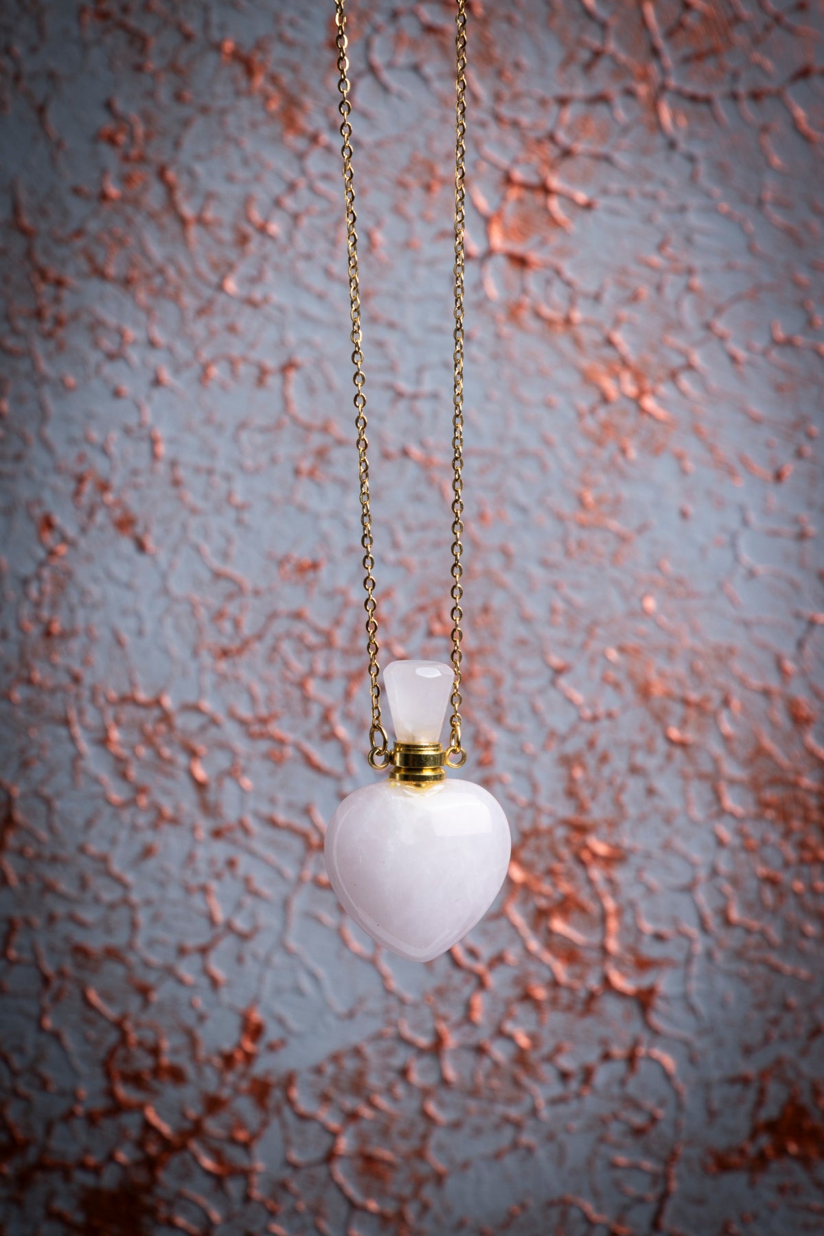 Pembe Kuvars Doğal Taş Altın Zincirli Kalp Esans Şişesi Kolye