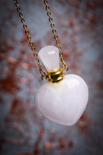 Pembe Kuvars Doğal Taş Altın Zincirli Kalp Esans Şişesi Kolye