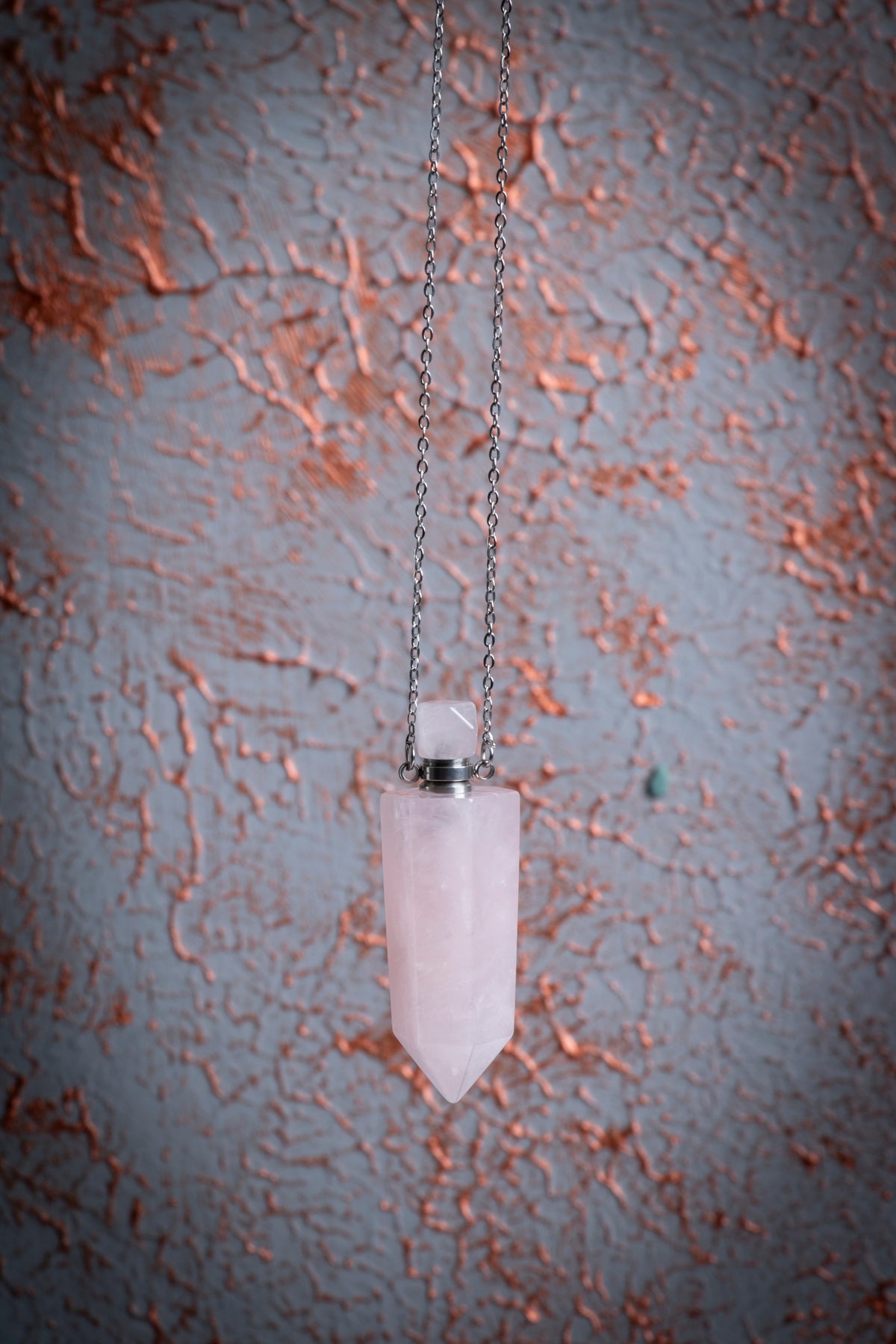 Pembe Kuvars Esans Şişesi Kolye