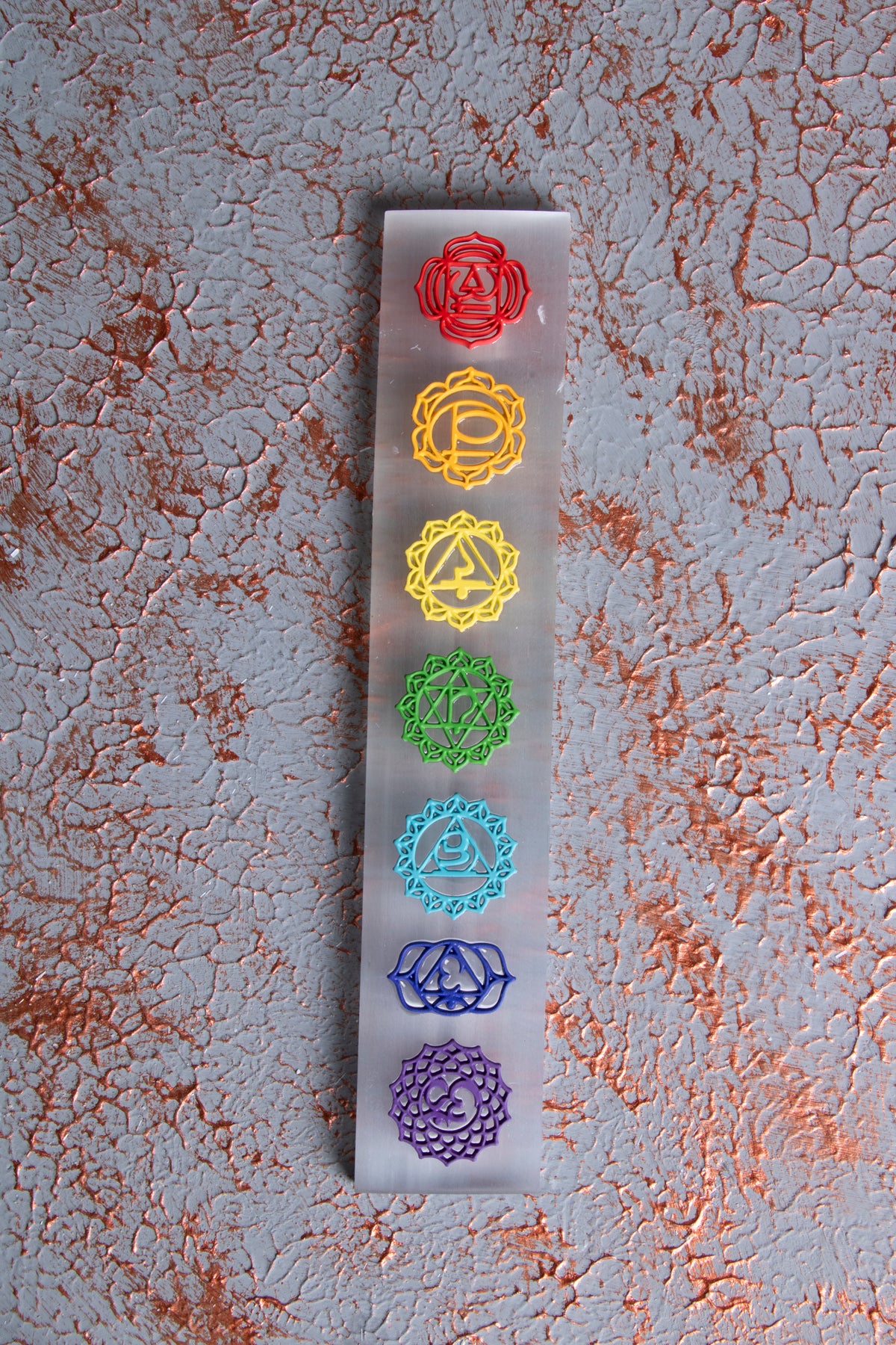 Selenit 7 Çakra Kabartmalı Enerji Plakası