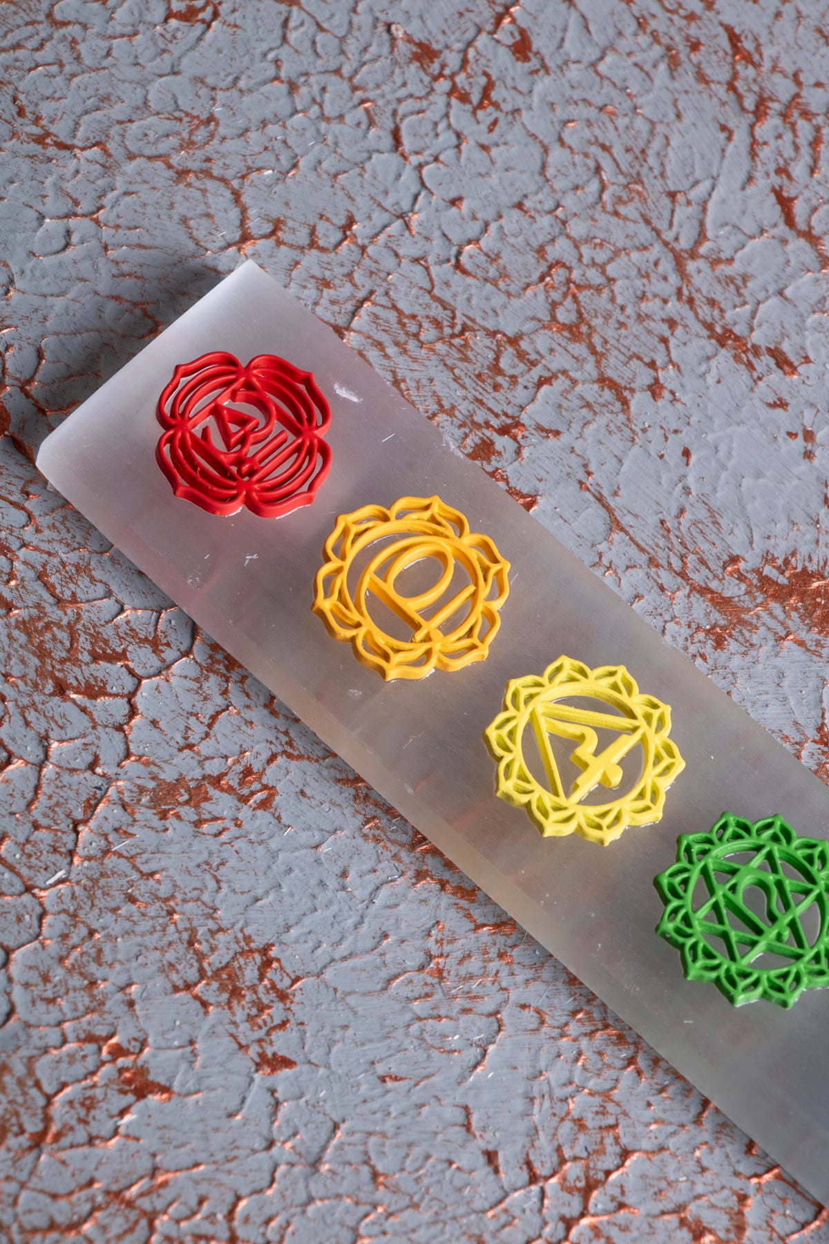 Selenit 7 Çakra Kabartmalı Enerji Plakası