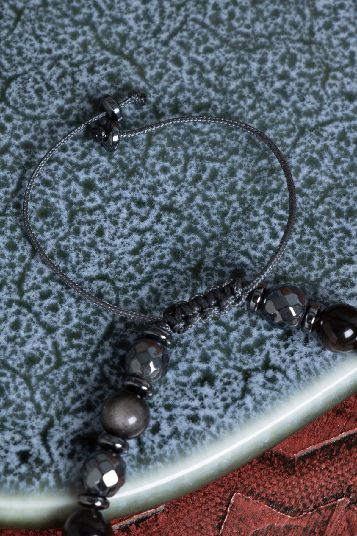 Sertfikalı Hematit &amp; Gümüş Obsidyen &amp; Zirkon Aparatlı Doğal Taş Makrome Bileklik