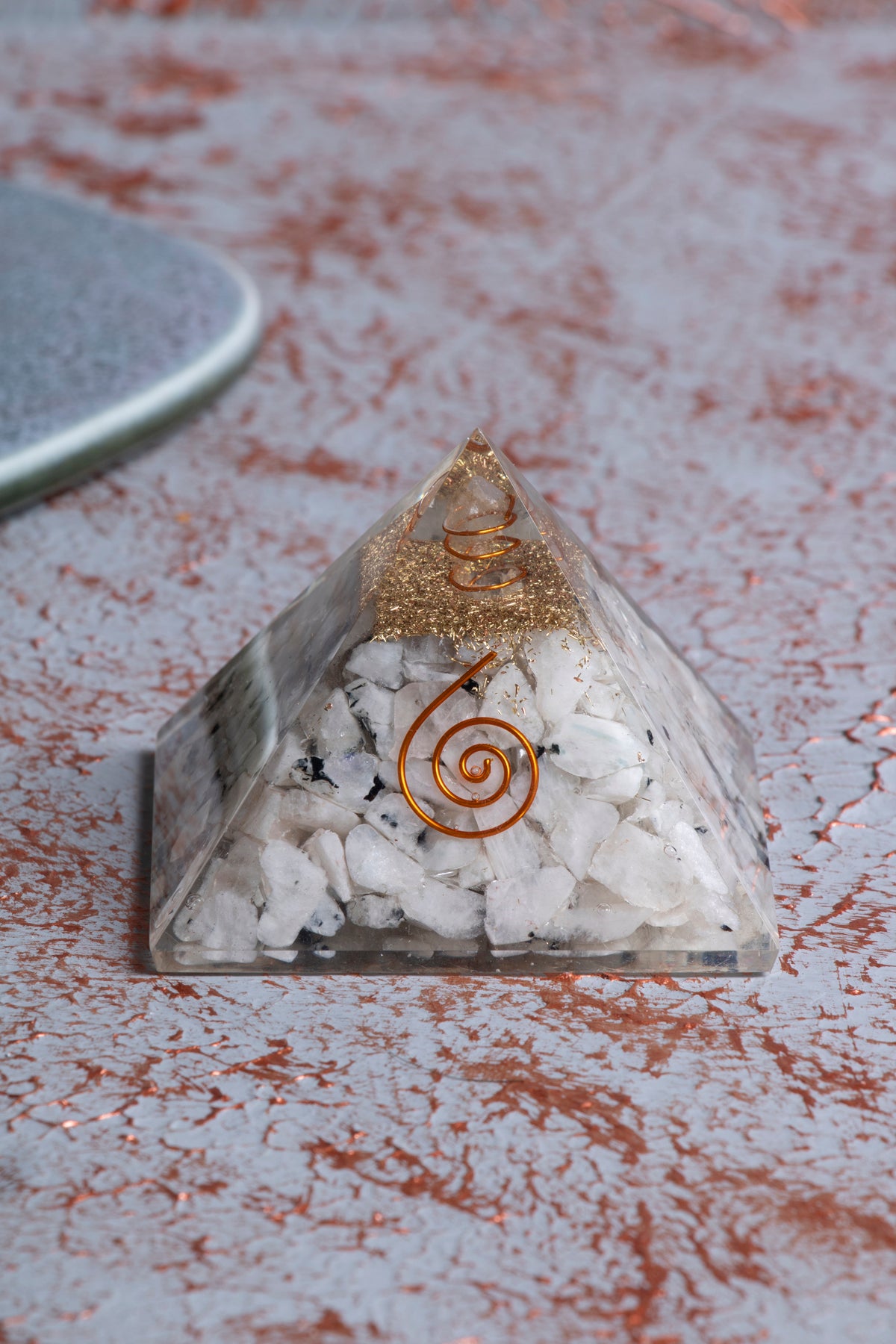 Sertifikalı Ay Taşı Piramit2