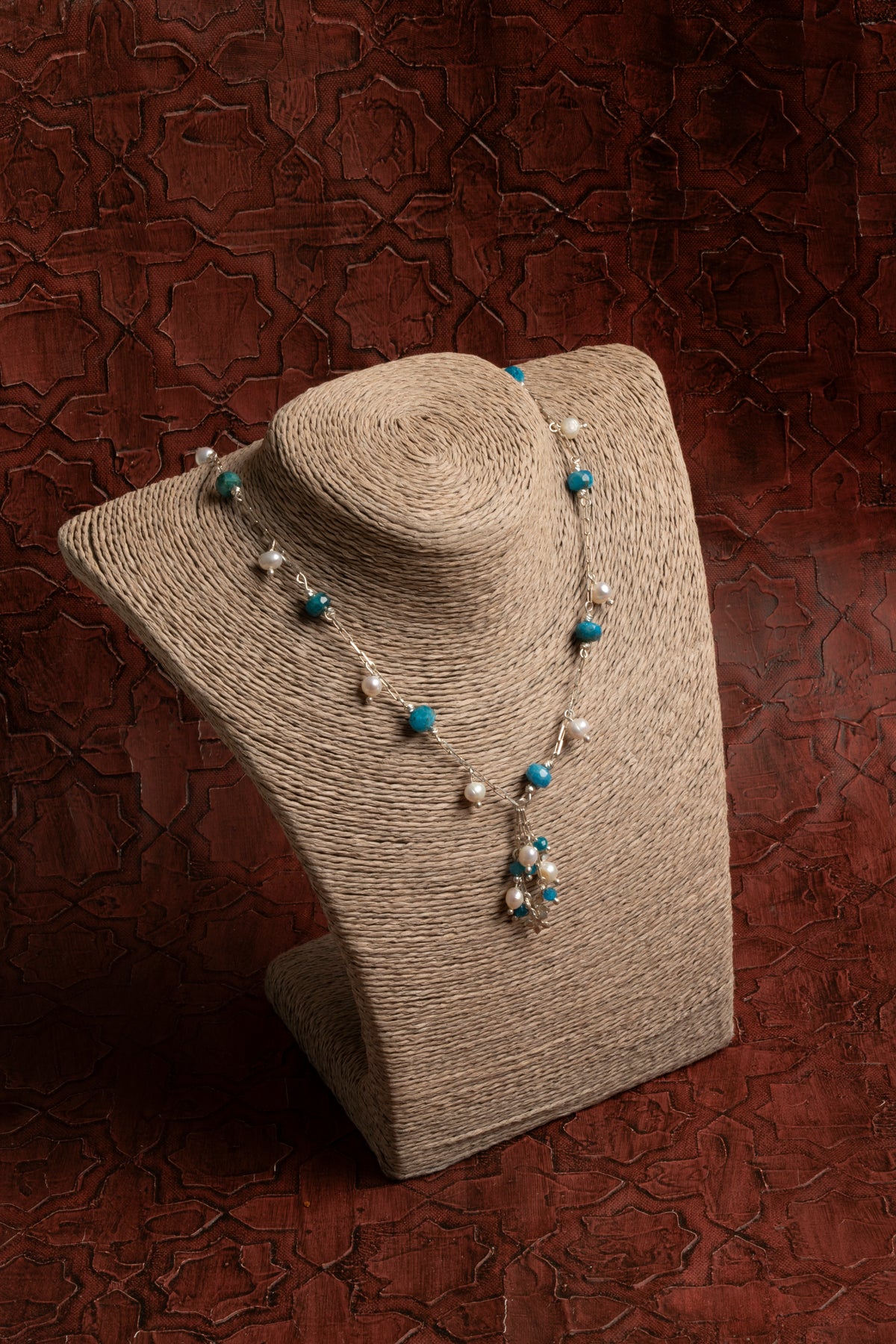 Sertifikalı Doğal Apatit ve İnci Kolye – İlham, Zarafet ve Ruhsal Denge