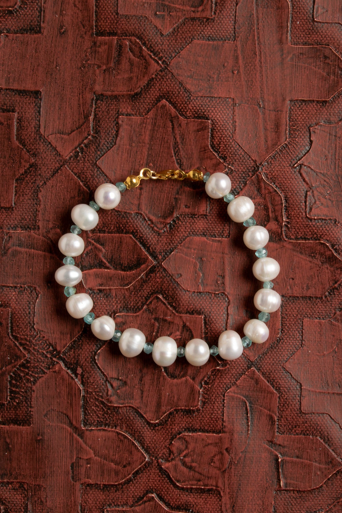 Sertifikalı Doğal Apatit ve İnci Taşı Bileklik – Gümüş Aksesuarlı