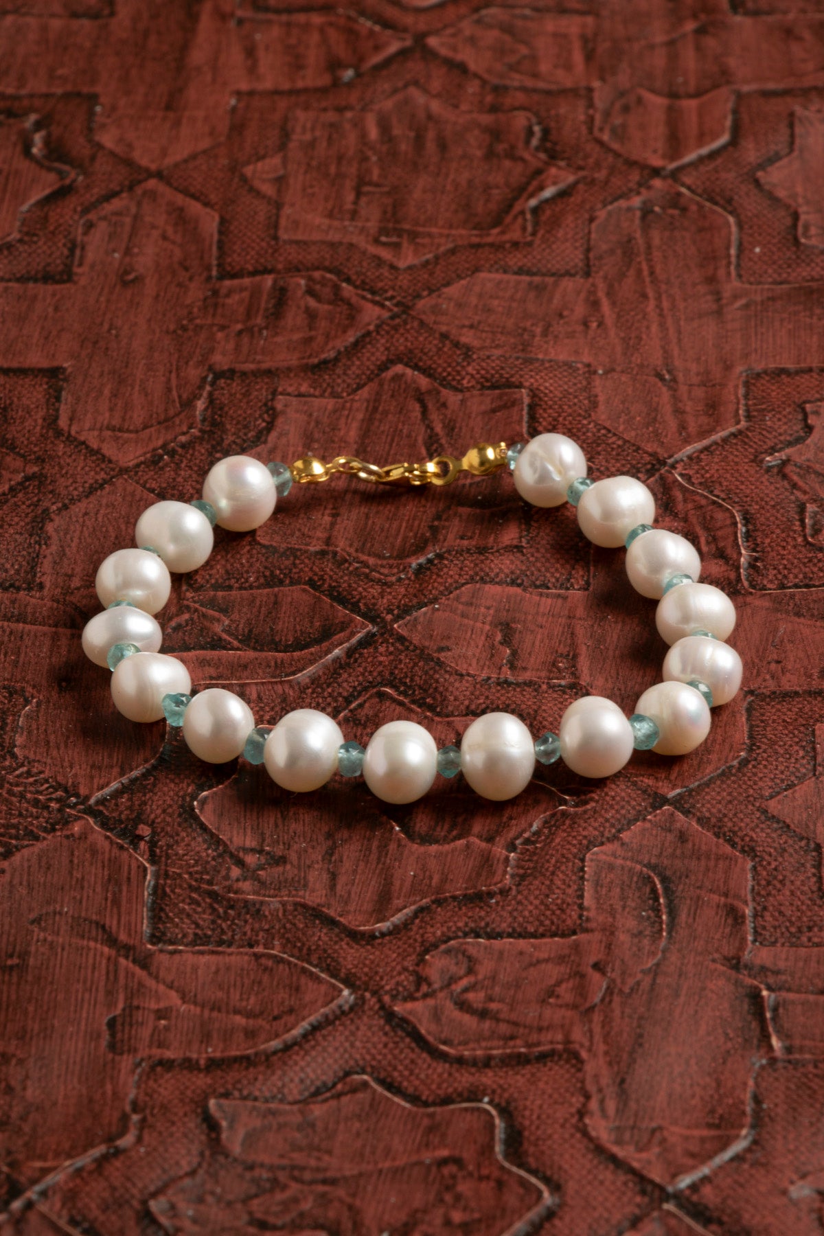 Sertifikalı Doğal Apatit ve İnci Taşı Bileklik – Gümüş Aksesuarlı