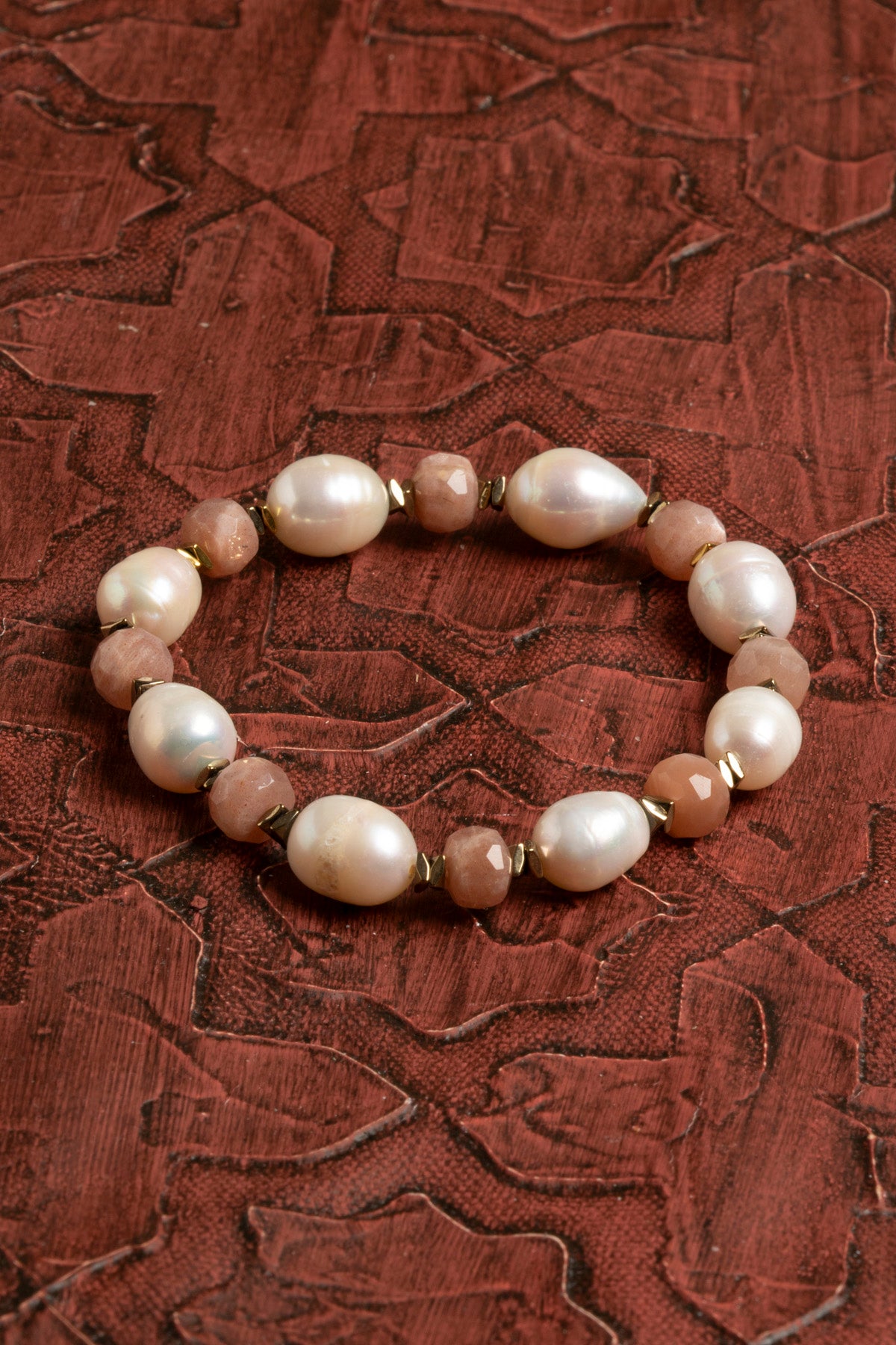 Sertifikalı Doğal Güneş Taşı, İnci ve Hematit Bileklik – Enerji, Zarafet ve Denge