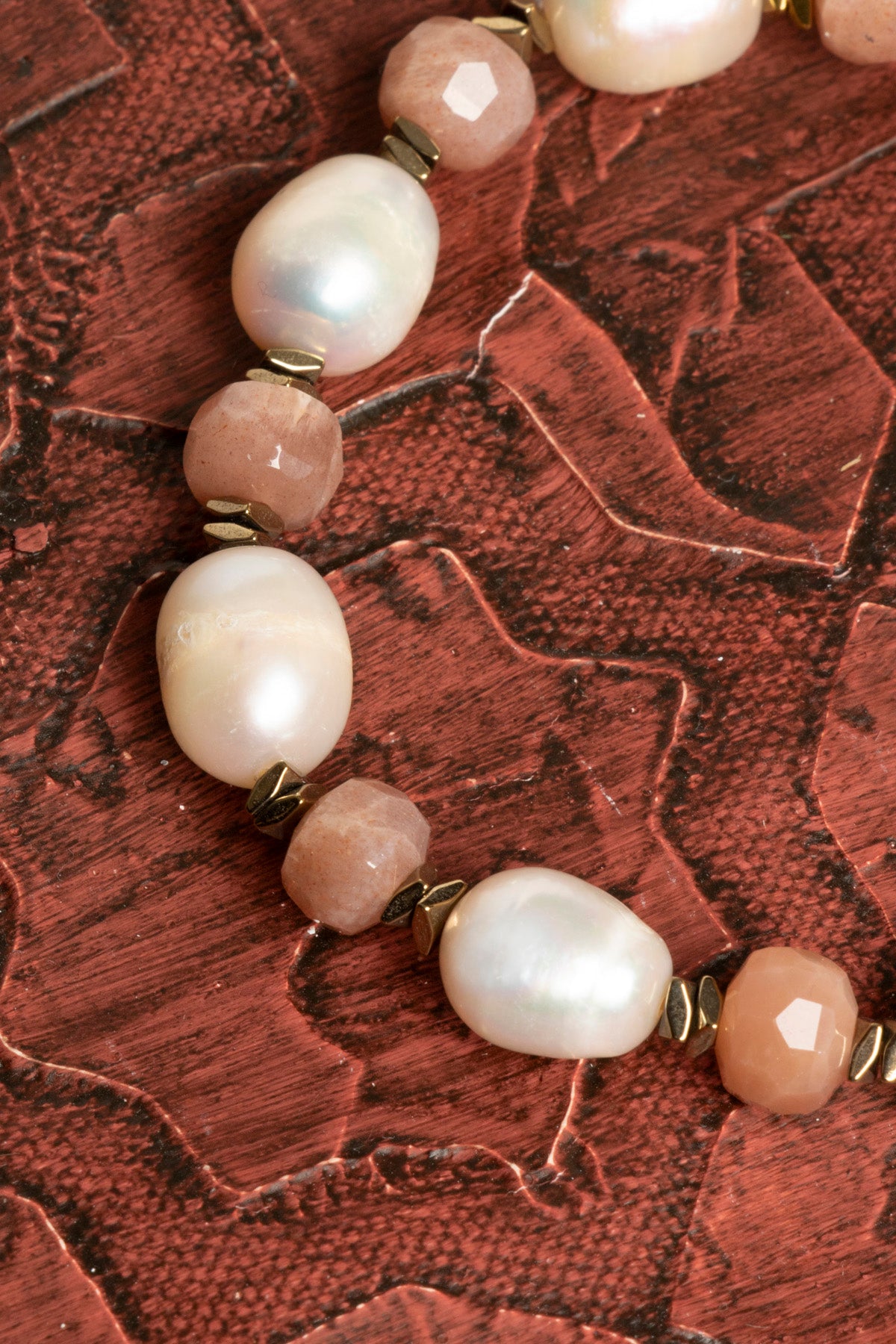 Sertifikalı Doğal Güneş Taşı, İnci ve Hematit Bileklik – Enerji, Zarafet ve Denge