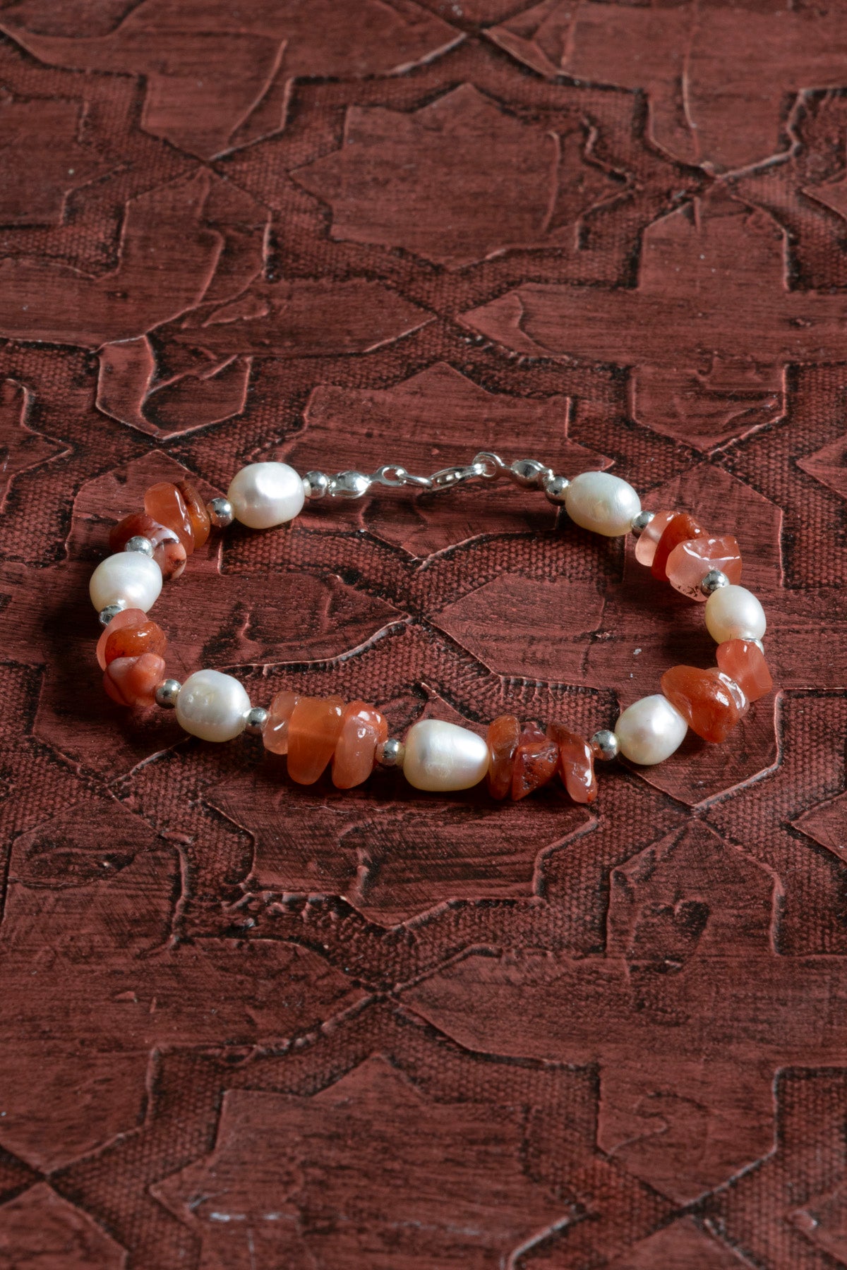 Sertifikalı Doğal İnci ve Akik Bileklik – Gümüş Kapama Aksesuarlı | Saff Doğal Taş