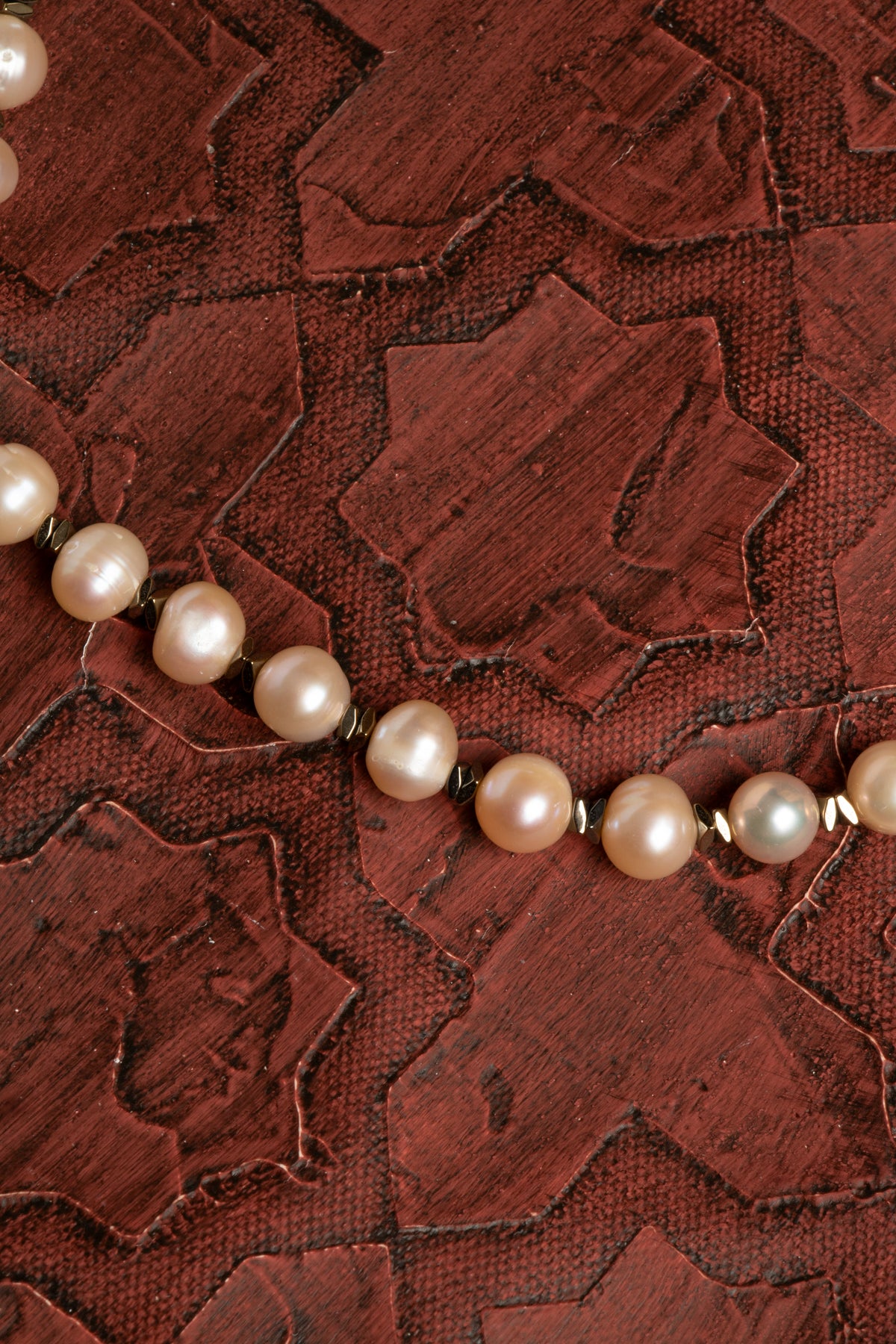 Sertifikalı Doğal Pembe İnci ve Hematit Kolye – Zarafet, Denge ve Koruma