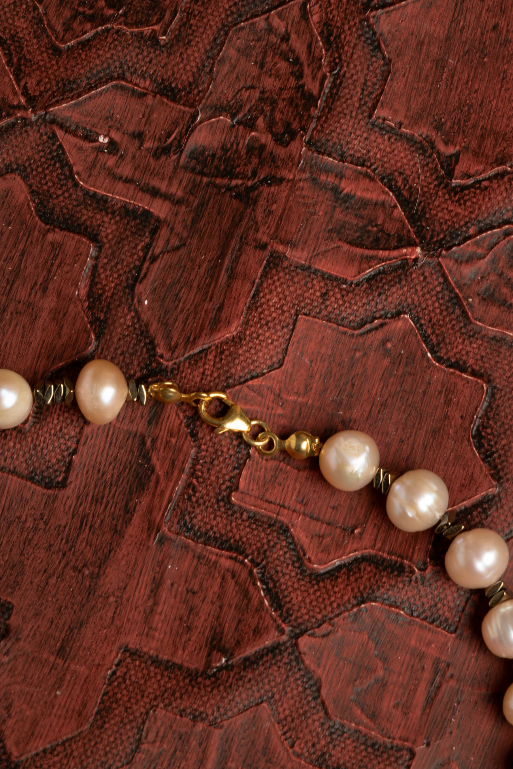 Sertifikalı Doğal Pembe İnci ve Hematit Kolye – Zarafet, Denge ve Koruma