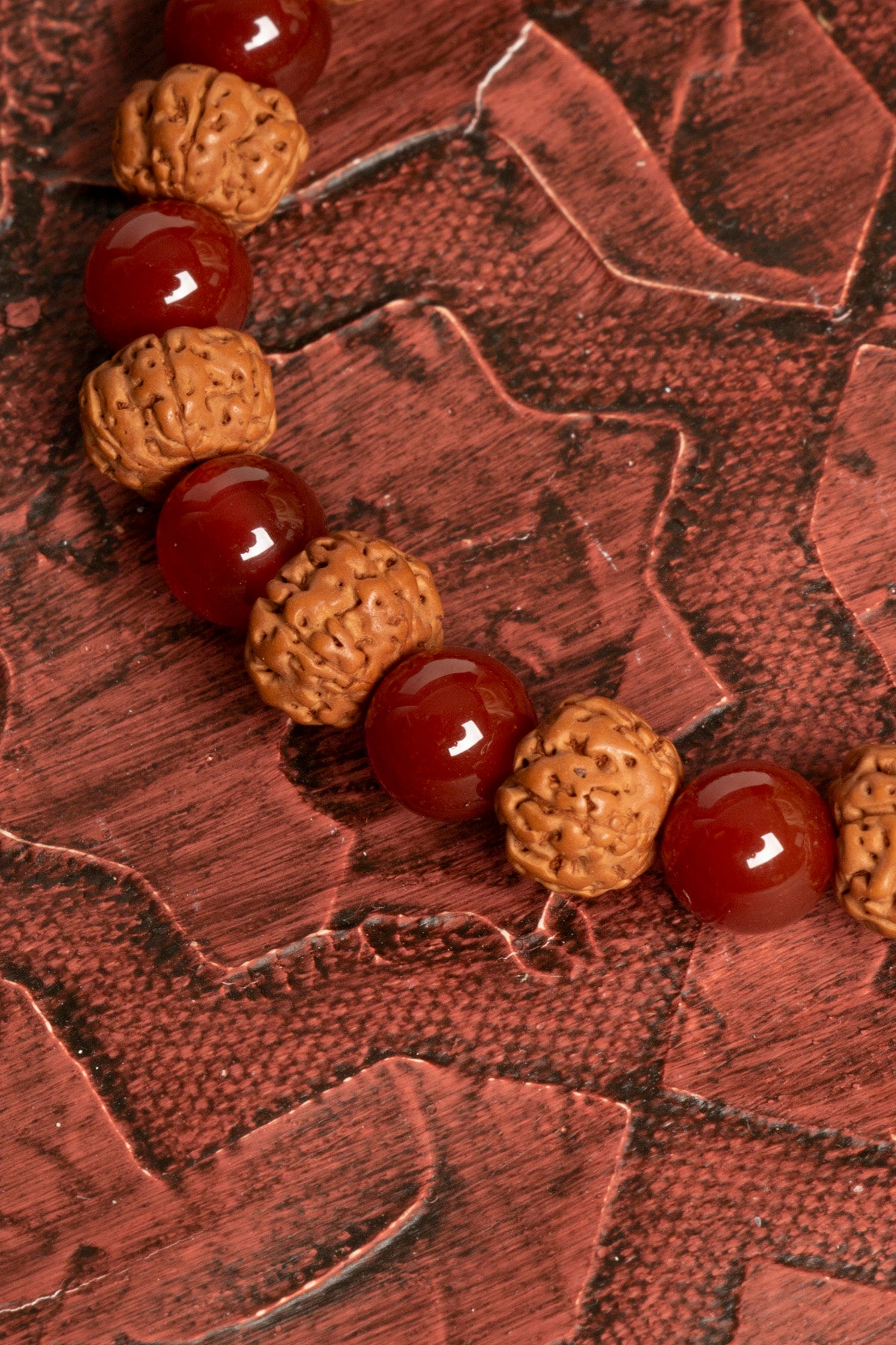Sertifikalı Doğal Rudraksha ve Kırmızı Akik Bileklik – Ruhsal Güç, Koruma ve Enerji