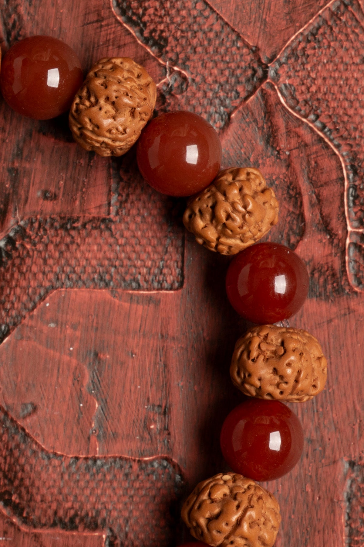 Sertifikalı Doğal Rudraksha ve Kırmızı Akik Bileklik – Ruhsal Güç, Koruma ve Enerji