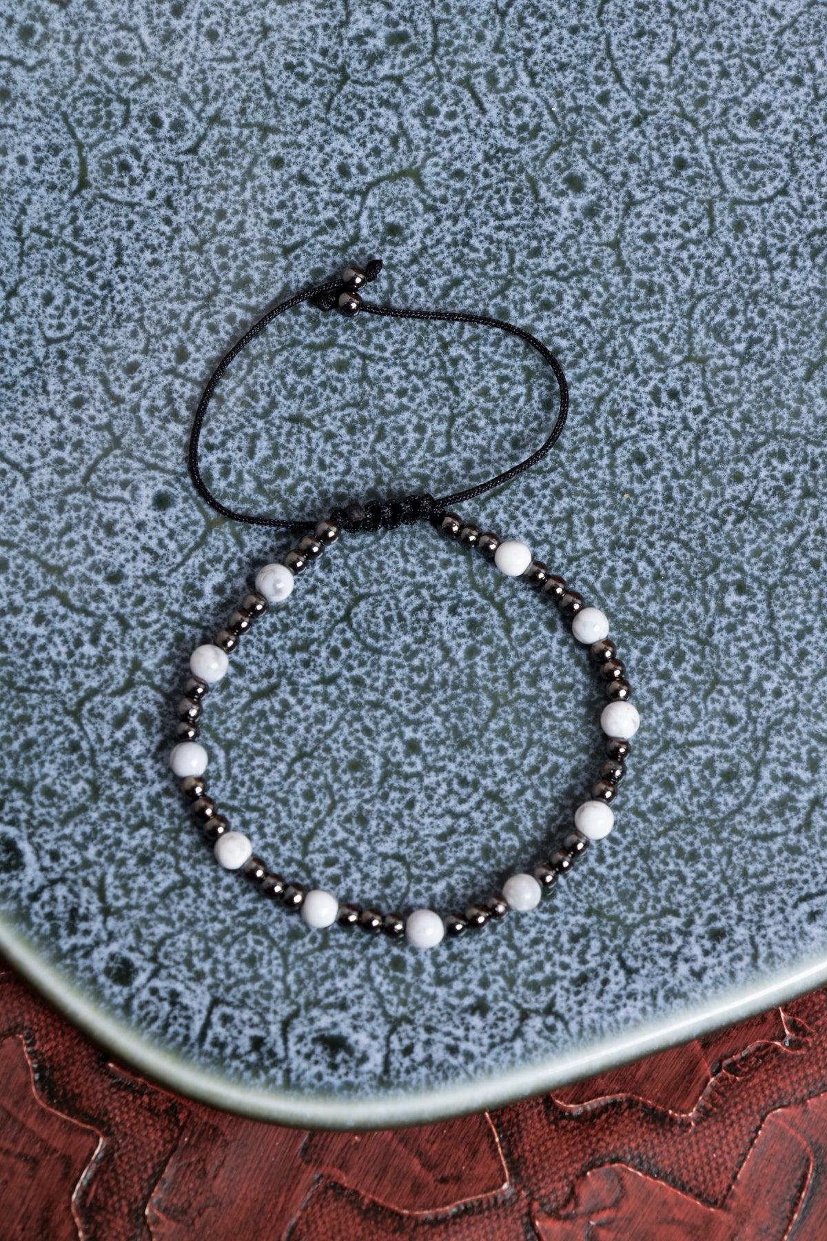 Sertifikalı Hematit &amp; Havlit Doğal Taş Makrome Bileklik