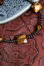 Sertifikalı Kaplan Gözü &amp; Hematit Doğal Taşlı Makrome Bileklik