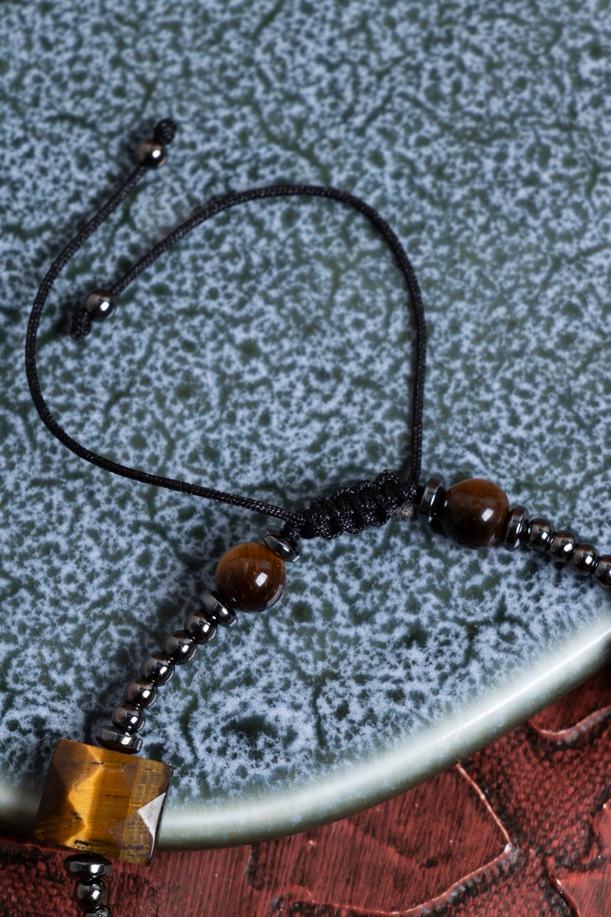 Sertifikalı Kaplan Gözü &amp; Hematit Doğal Taşlı Makrome Bileklik