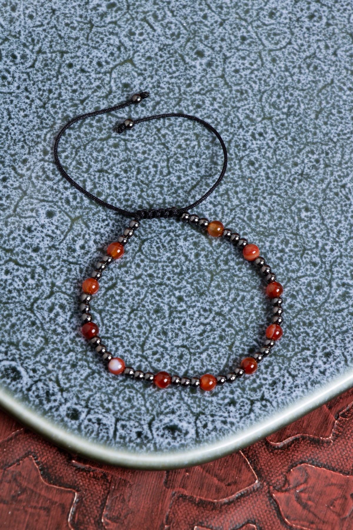 Sertifikalı Kırmızı Akik &amp; Hematit Doğal Taş Makrome Bileklik