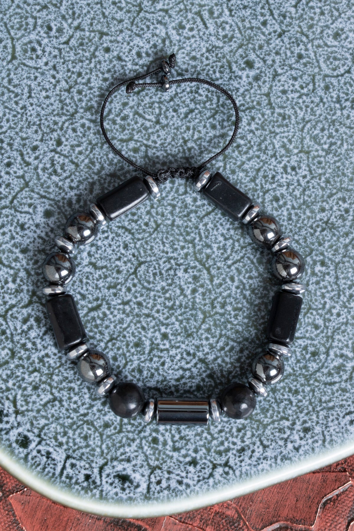 Sertifikalı Shungite &amp; Hematit Doğal Taş Makrome Bileklik