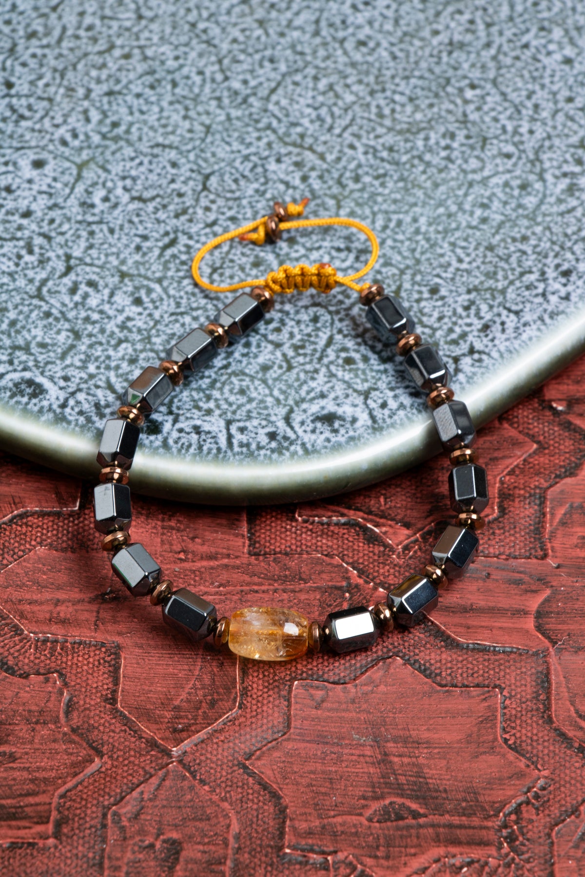 Sertifikalı Sitrin ve Hematit Bileklik – Bolluk Enerjisi ve Zihinsel Denge