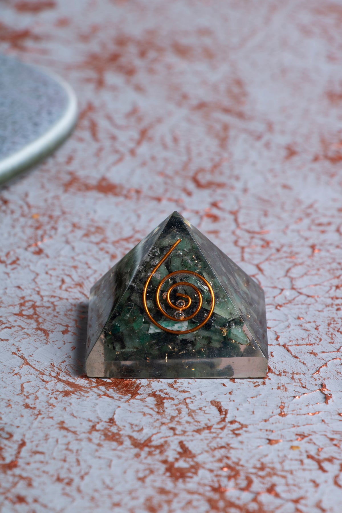 Sertifikalı Zümrüt Piramit