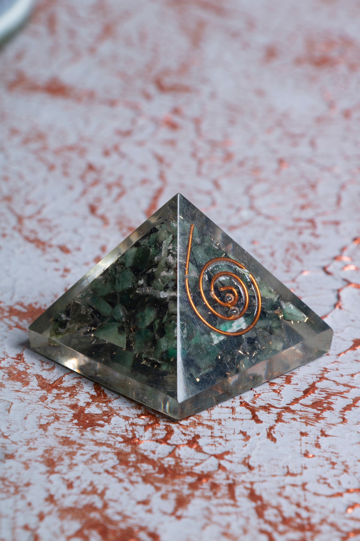 Sertifikalı Zümrüt Piramit